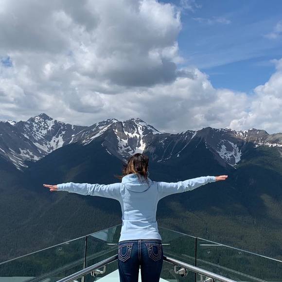 Meet your Posher, Andrea - Picture 1 of 1